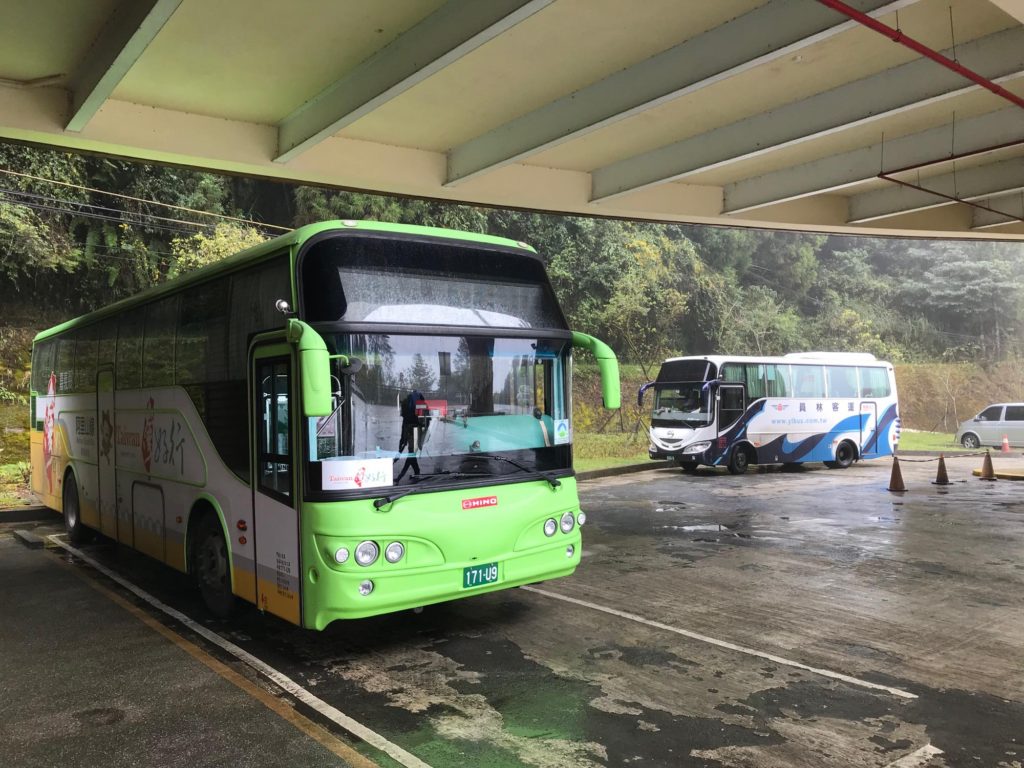 台湾　阿里山へのバス