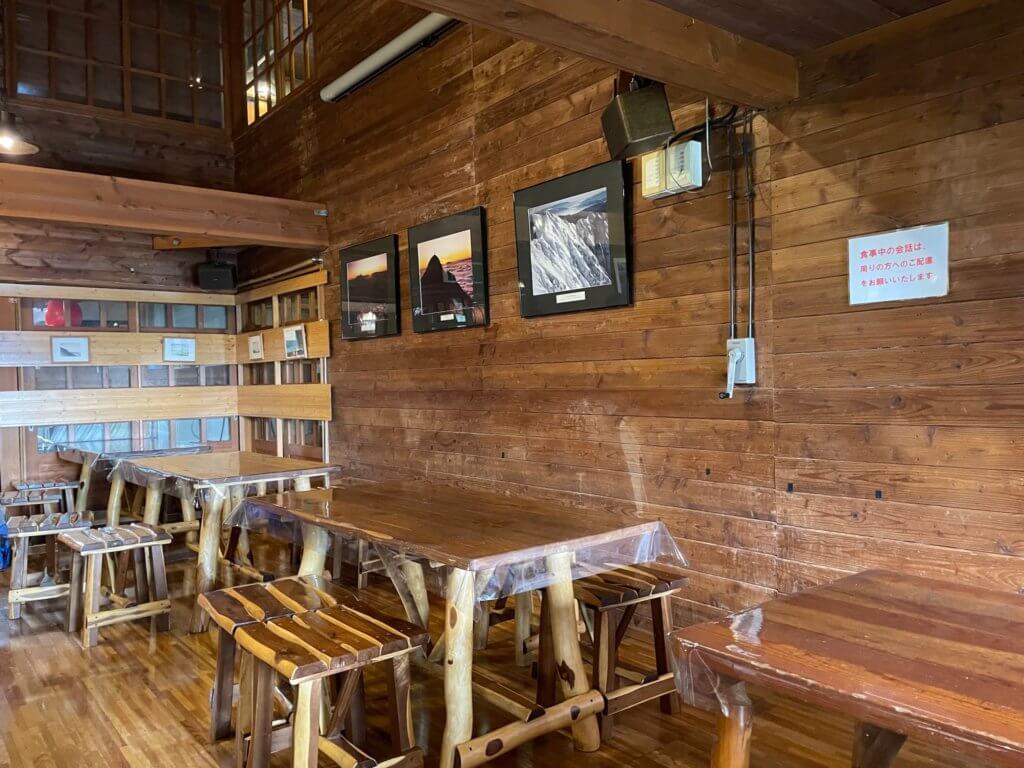 西穂山荘　食堂